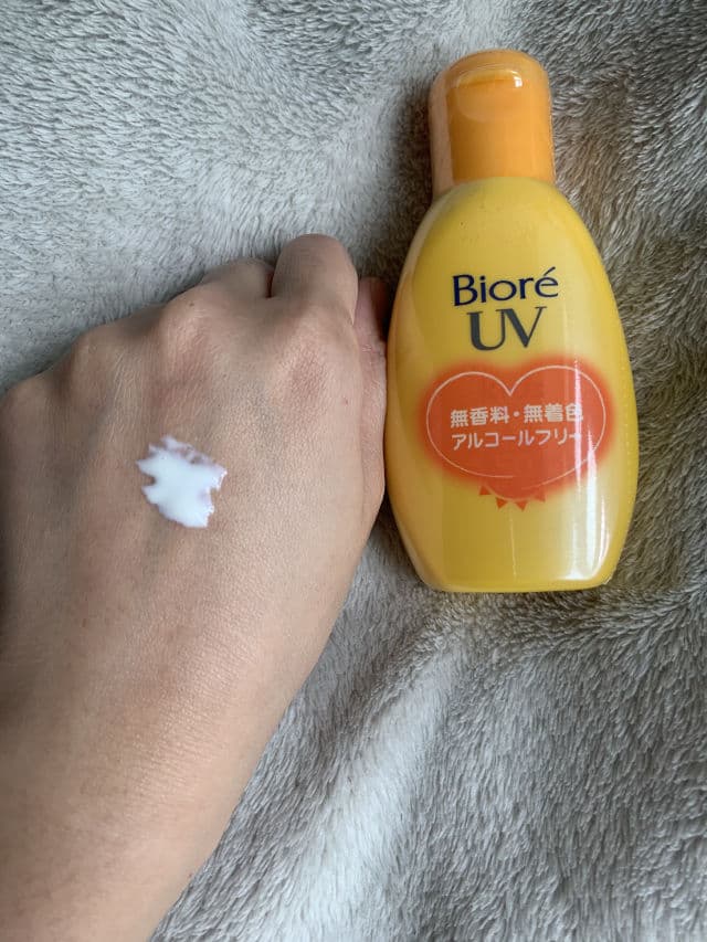 Biore Sarasara UV Nobinobi Carefree Kids Milk Sunscreen SPF50+/PA++++ review photo by Dyarra