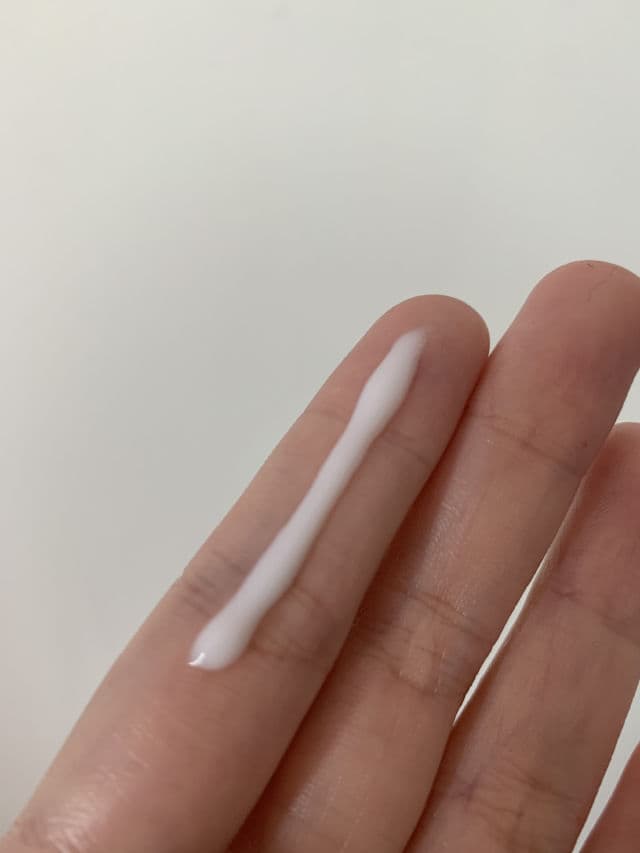 Suntique I'm Safe for Sensitive Skin SPF35 PA+++ review photo by Dyarra