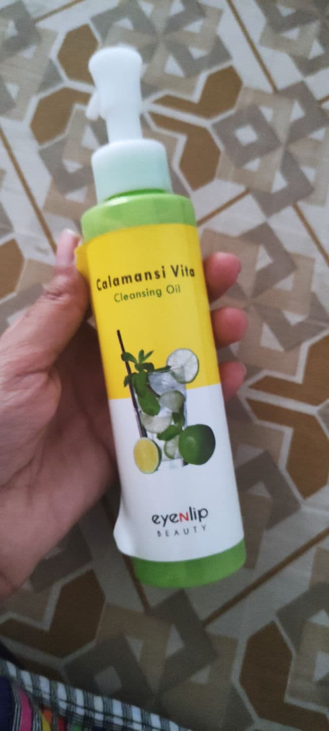 EYENLIP Calamansi Vita Cleansing Oil review photo by Effi