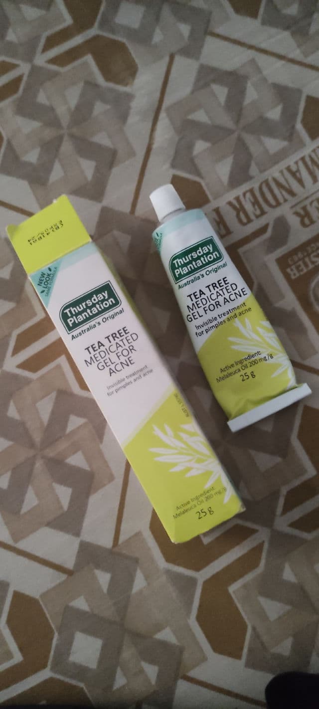 Thursday Plantation Tea Tree Blemish Gel review photo by Effi