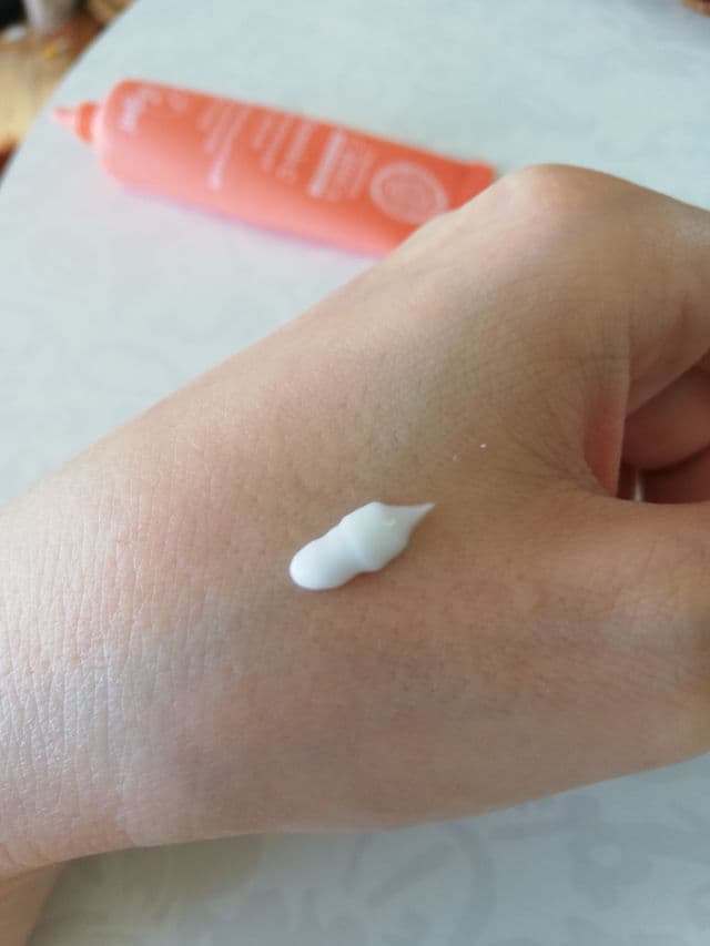 Natura Siberica C-Berrica Vitamin C Antioxidant Eye Cream review photo by Eilan