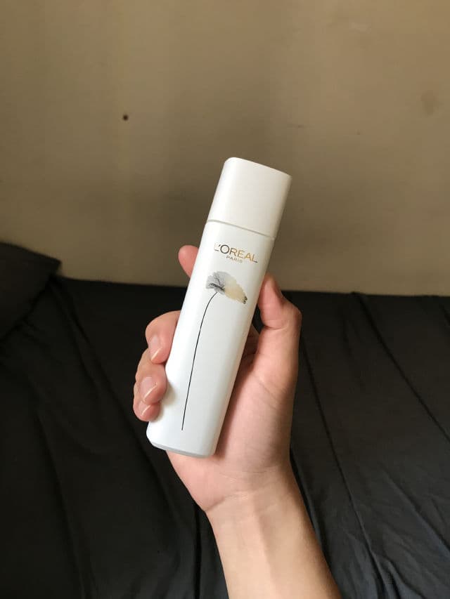 L'Oreal Paris Revitalift Crystal Micro-Essence with Brightening Actives and Centella Asiatica review photo by Einstein