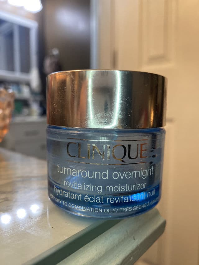 Clinique Turnaround Overnight Revitalizing Moisturizer review photo by ElleCookie