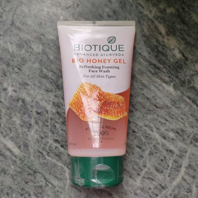 Biotique Honey Gel Refreshing Foaming Face Cleanser, review photo by Enris