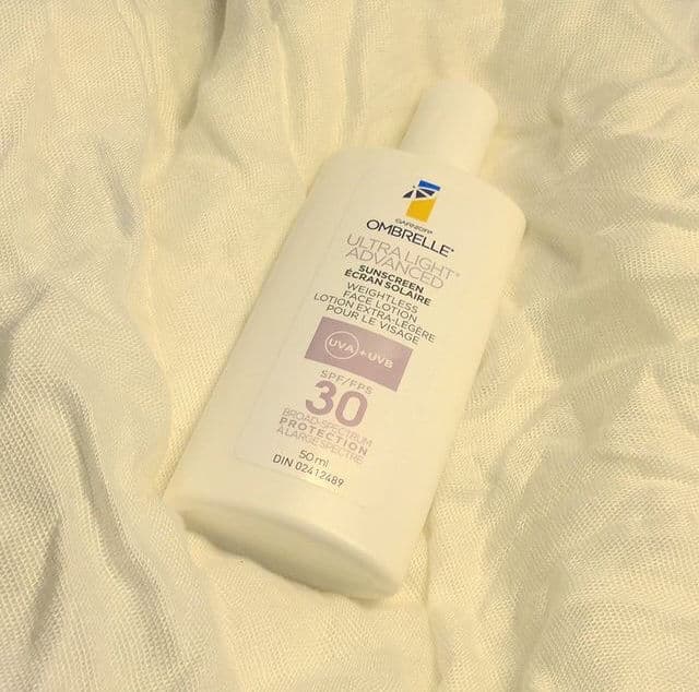 Garnier Ombrelle Ultra Light Advanced Weightless Face Lotion SPF 60 review photo by ErodaGlow