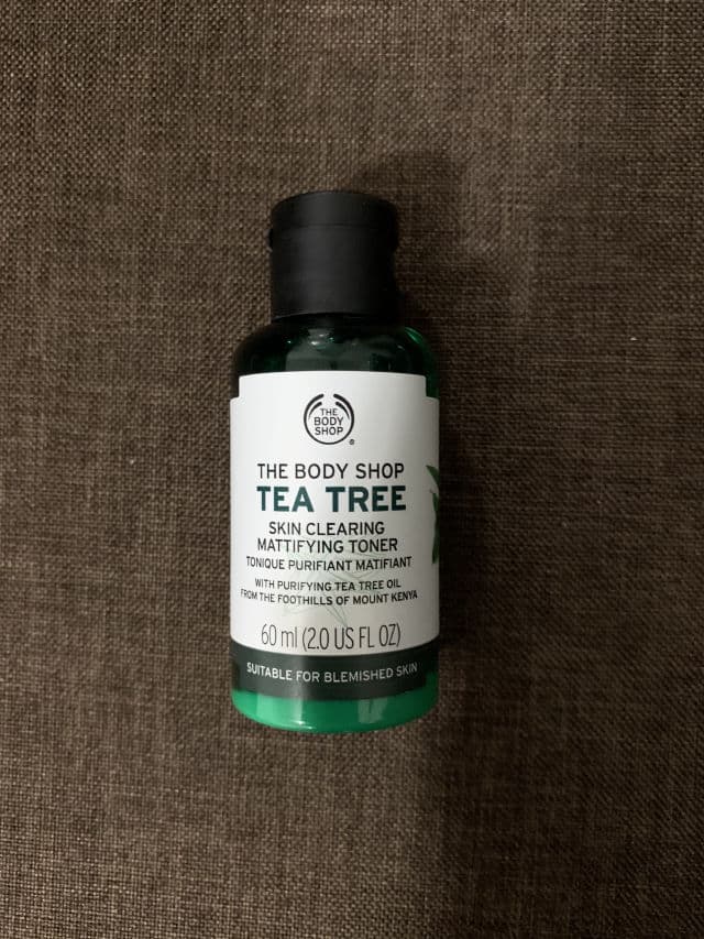 The Body Shop Tea Tree Skin Clearing Mattifying Facial Toner review photo by BeSavvy