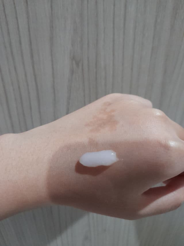 INNISFREE Hydrating Sleeping Mask with Green Tea review photo by Evergarden