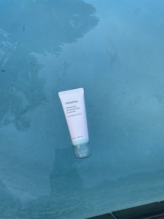 INNISFREE Gentle Care for Sensitive Skin Sunscreen SPF29 review photo by EyeNez