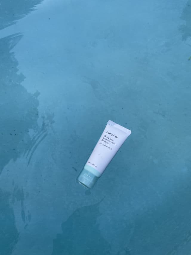 INNISFREE Gentle Care for Sensitive Skin Sunscreen SPF29 review photo by EyeNez