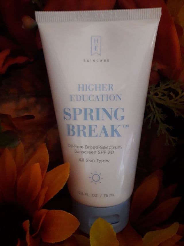 Higher Education Spring Break Oil-Free Sunscreen SPF 30 review photo by FataMorgana