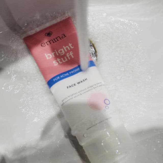 Emina Bright Stuff for Acne Prone Skin Face Wash review photo by Ferend