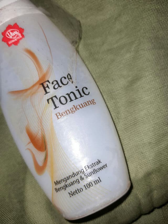 Viva Cosmetics Face Tonic Bengkuang review photo by Fiuuw