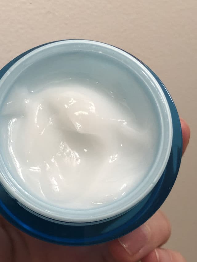 Neutrogena Hydro Boost Gel Cream Extra-Dry Skin review photo by FragranceFree4Life