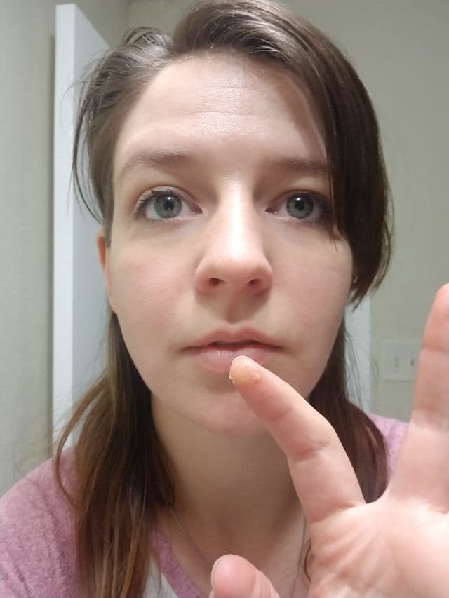 Burt's Bees Conditioning Lip Scrub review photo by FreebsForZ