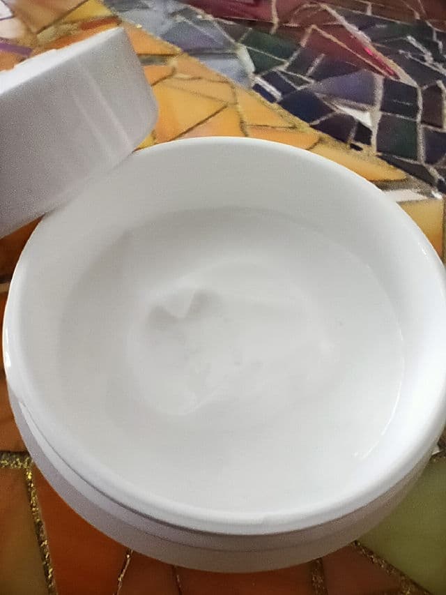 Nivea Naturally Good Radiance Day Cream review photo by FrenchyPeach19