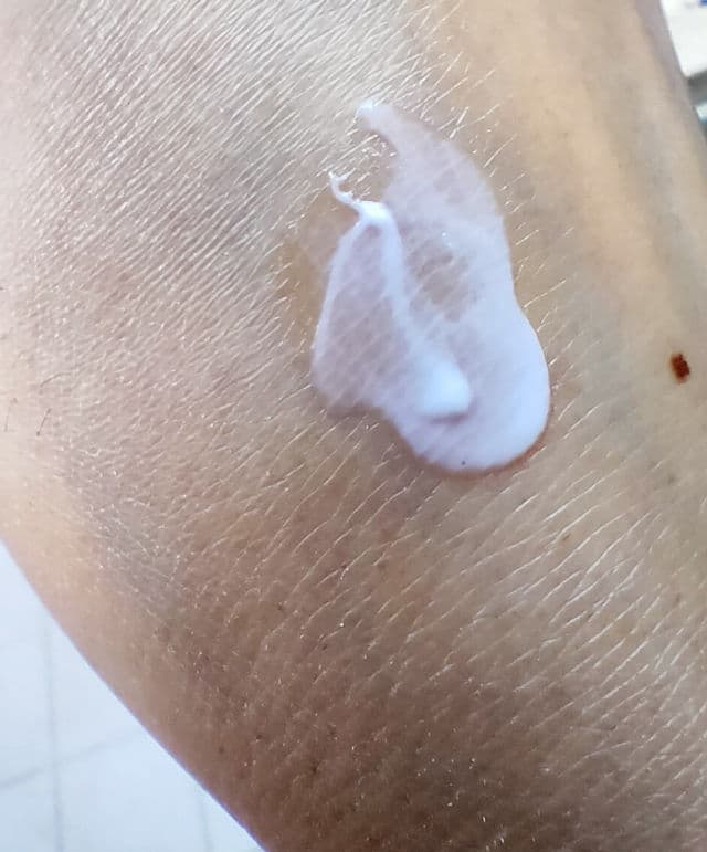 Uriage Toléderm Control - Soin Apaisant review photo by FrenchyPeach19