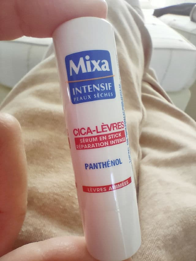 Mixa Cica-lèvres Sérum en Stick Réparation Intense - Panthenol review photo by FrenchyPeach19