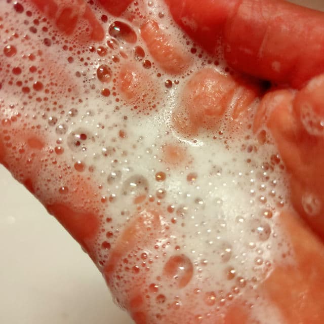 La Roche-Posay Cicaplast Lavant B5 Soothing Wash review photo by FrenchyPeach19