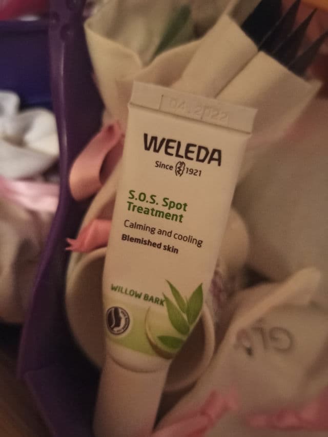 Weleda S.O.S. Spot Treatment review photo by FrumpyPigSkin