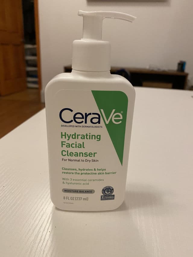 CeraVe Hydrating Facial Cleanser review photo by Cellasea