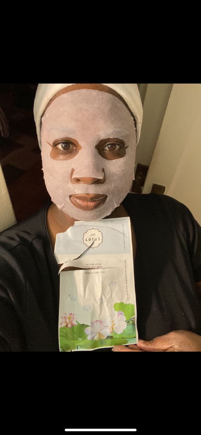The Pure Lotus Soothing & Brightening Mask review photo by Georgialion47