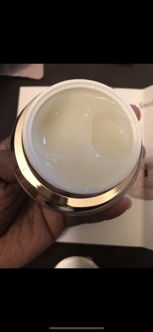 SMD Cosmetics SMD COSMETICS Saromae Snail Serum Concentrate review photo by Georgialion47