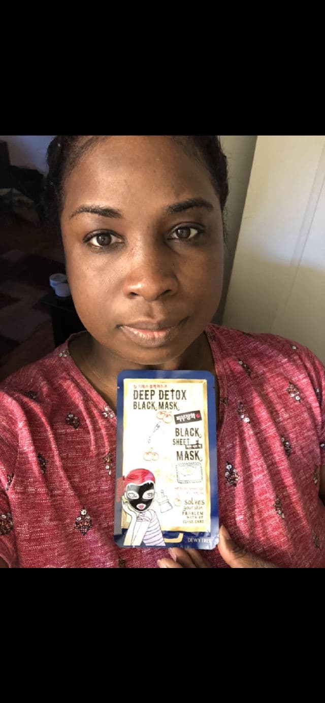 DEWYTREE Deep Detox Black Mask review photo by Georgialion47