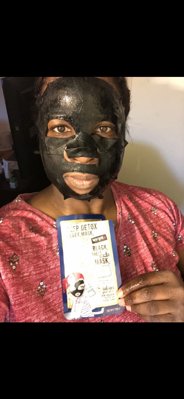 DEWYTREE Deep Detox Black Mask review photo by Georgialion47