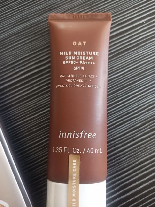 INNISFREE Oat Mild Moisture Sun Cream SPF50+ PA+++ review photo by dajellyskin