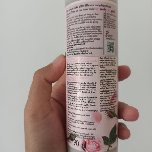 Love Beauty and Planet Murumuru Butter & Rose Face Scrub review photo by Ghina