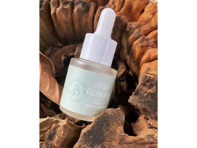 The Aesthetics Skin Dinar Amanda Skin Reboot Daily Exfoliating Gel review photo by Glienmourinsie