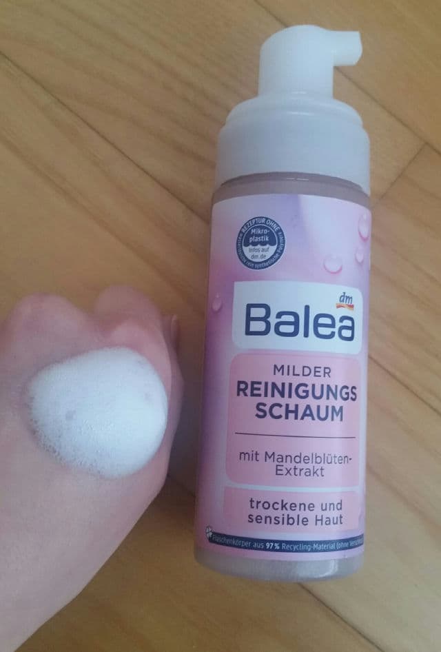 Balea Reinigungsschaum Mild review photo by Glowavenue