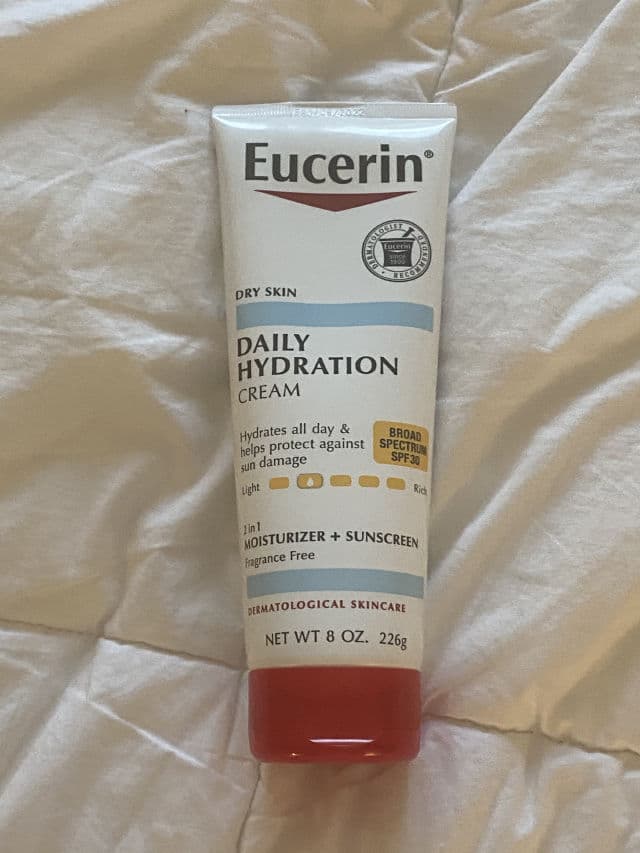 Eucerin Daily Hydration Cream Broad Spectrum SPF 30 review photo by GlowingPeach