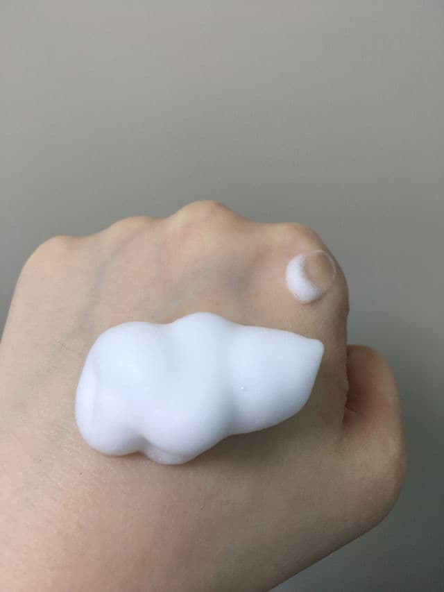 Biore Marshmallow Whip Facial Wash review photo by Glowingclouds