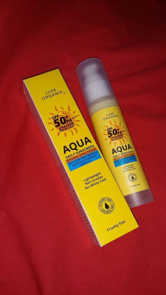 Luxe Organix SPF 50+ PA+++ UVA/UVB Protection Aqua Daily Sunscreen review photo by Gmlcb99