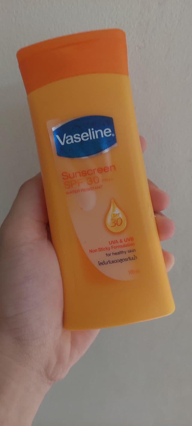 Vaseline Intensive Care Healthy Sunblock SPF30 Lotion review photo by Gray17