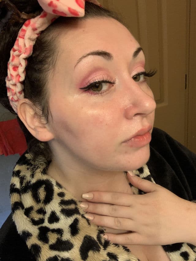 ISNTREE Hyaluronic Acid Aqua Gel Cream review photo by GreekGirlGlam