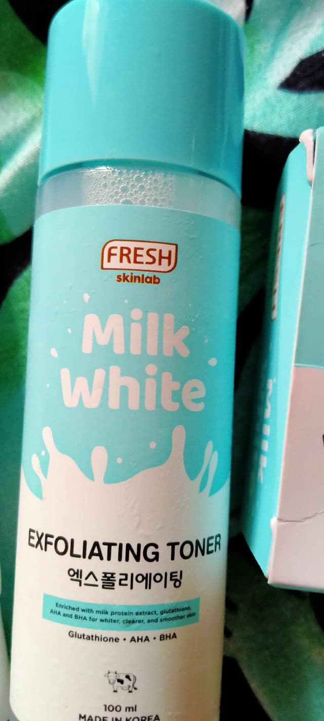 Fresh Skinlab Milk White Exfoliating Toner review photo by Guanxin