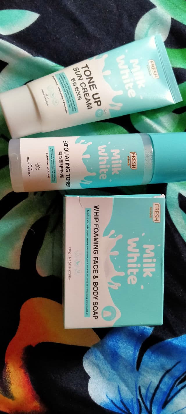 Fresh Skinlab Milk White Exfoliating Toner review photo by Guanxin