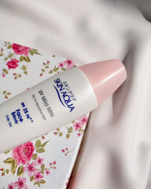 SKIN AQUA UV Mild Milk SPF 25 PA ++ review photo by Haiglowingskin