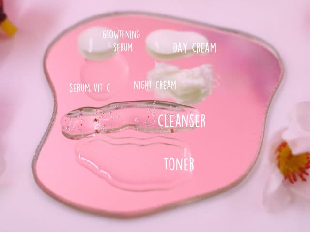 Scarlett Whitening Brightly Essence Toner review photo by HamasahUwi