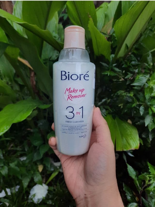 Biore 3 Fusion Milk Cleansing Makeup Remover (Airy Fresh) review photo by glowediaries
