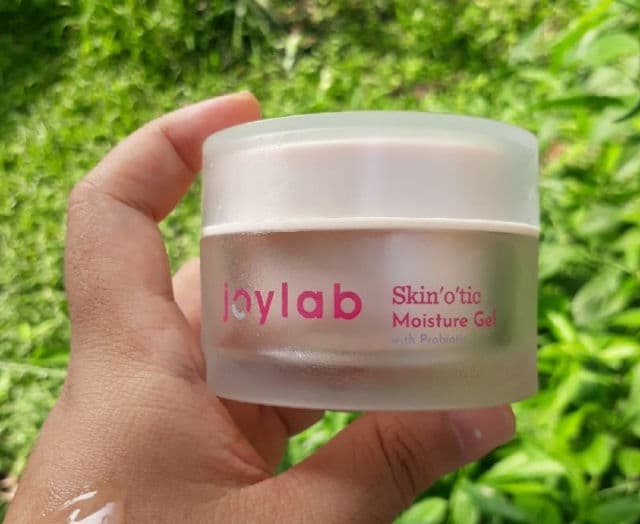 Joylab Skin'o'tic Moisture Gel review photo by glowediaries