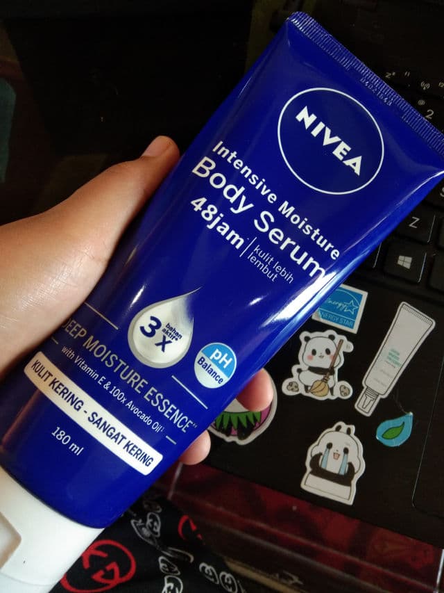 Nivea Intensive Moisture Body Serum SPF25 review photo by Hanifahnrd