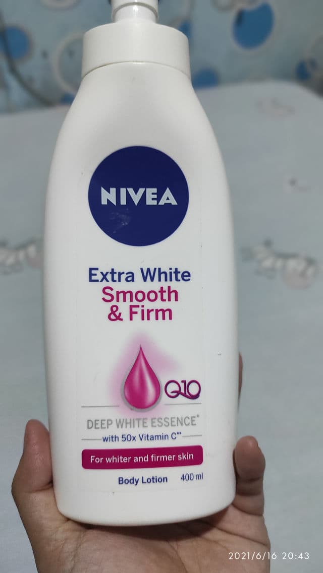 Nivea Extra White Smooth & Firm Body Lotion review photo by Harlina