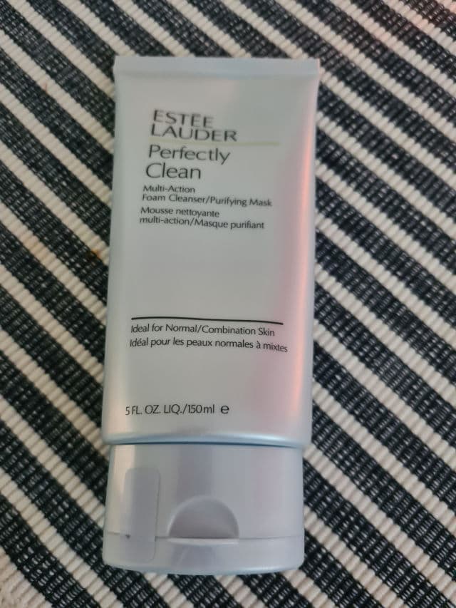 Estee Lauder Perfectly Clean Multi-Action Creme Cleanser/Moisture Mask review photo by Helensa