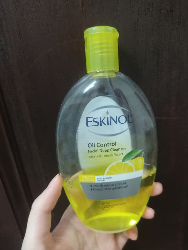 Eskinol Oil Control Facial Deep Cleanser review photo by Helentsl0110
