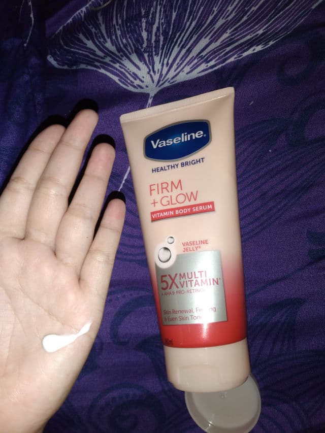Vaseline Healthy Bright Vitamin Body Serum Firm Glow review photo by Hiday