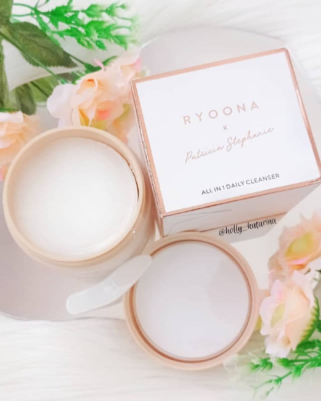 Ryoona All in One Daily Cleanser review photo by Hollykatarina