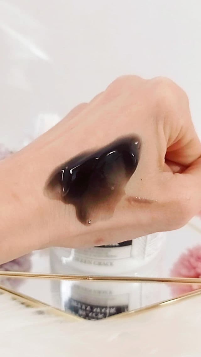 Eileen Grace Perfectly Reveal Deep Cleansing Black Jelly Mask review photo by Hollykatarina